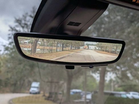 Used 2021 Chevrolet Suburban Premier image 33