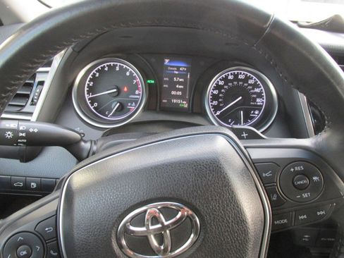 Used 2018 Toyota Camry SE image 34