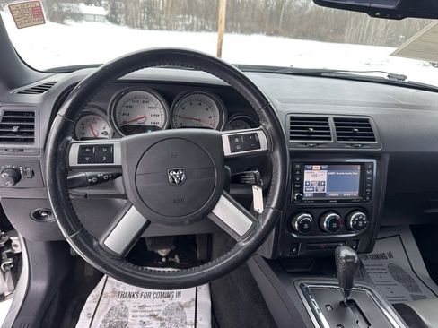 Used 2010 Dodge Challenger SE image 14