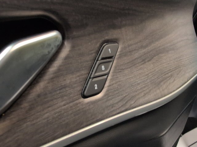 Used 2024 Jeep Grand Cherokee Limited w/ Luxury Tech Group II AWD/4WD image 15