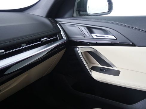 Used 2025 BMW X1 xDrive28i w/ Convenience Package image 26