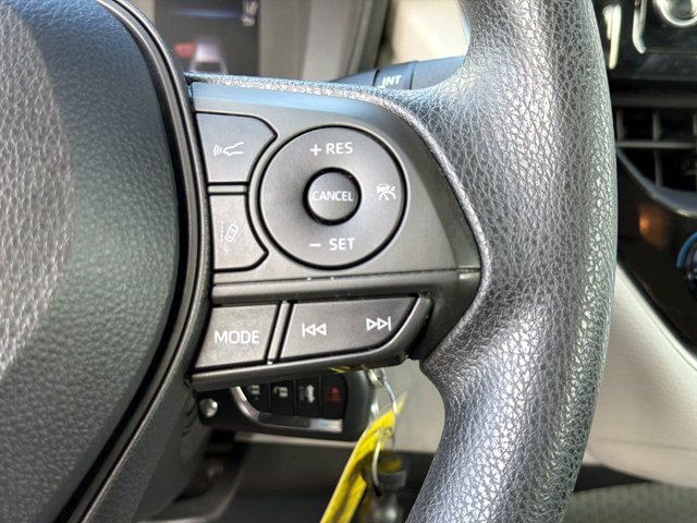 Used 2020 Toyota Corolla LE FWD image 22