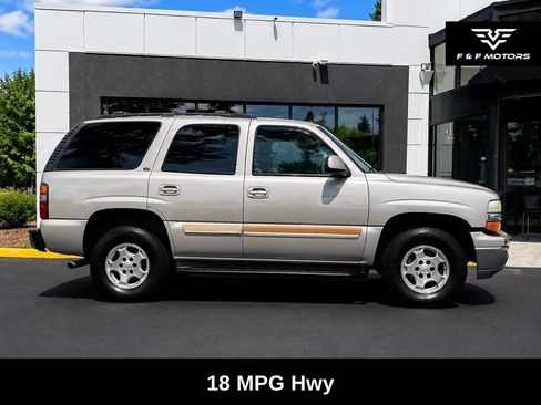 Used 2004 Chevrolet Tahoe LT w/ LT Preferred Equipment Group AWD/4WD image 3