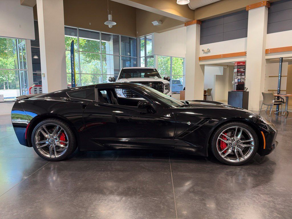 Used 2016 Chevrolet Corvette Stingray Coupe w/ 3LT Preferred Equipment Group RWD image 4