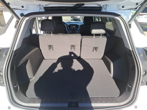 New 2024 GMC Terrain SLT image 12