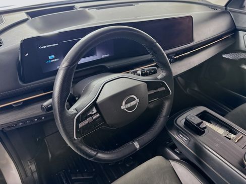 Used 2023 Nissan Ariya FWD image 12