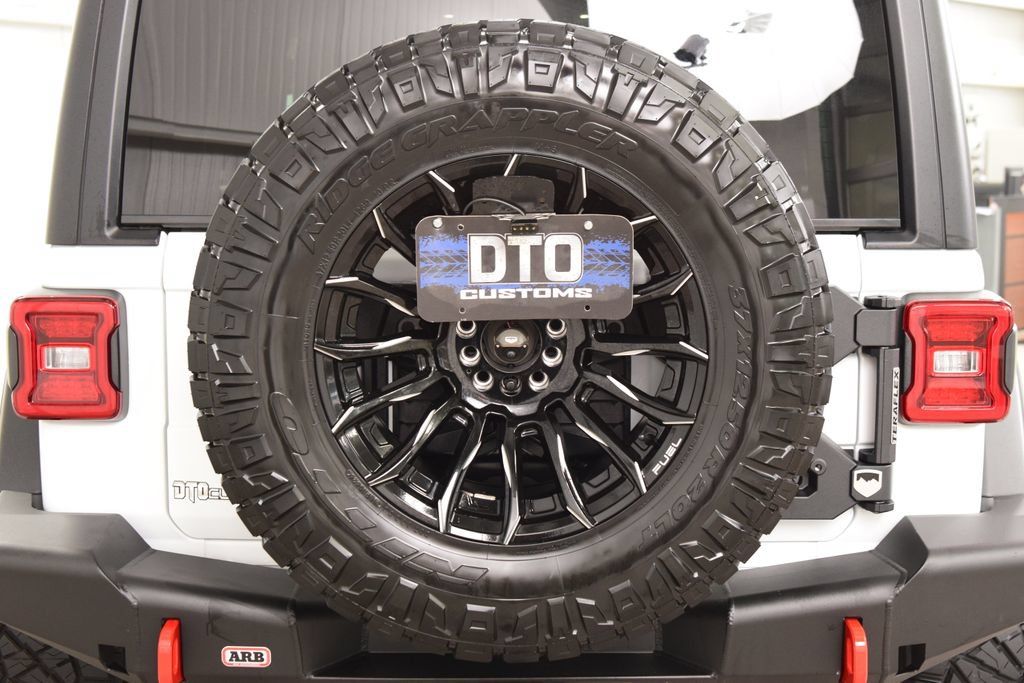 Used 2026 Jeep Wrangler Unlimited Rubicon AWD/4WD image 31