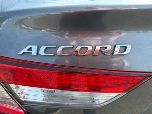 Used 2018 Honda Accord LX image 7