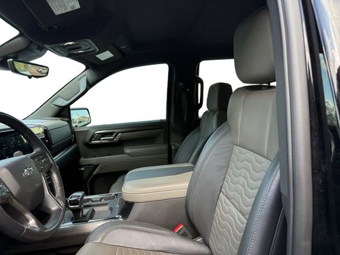 Used 2023 Chevrolet Silverado 1500 ZR2 w/ Technology Package AWD/4WD image 10