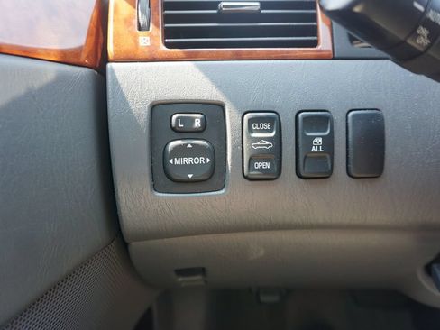 Used 2008 Toyota Solara SLE FWD image 4