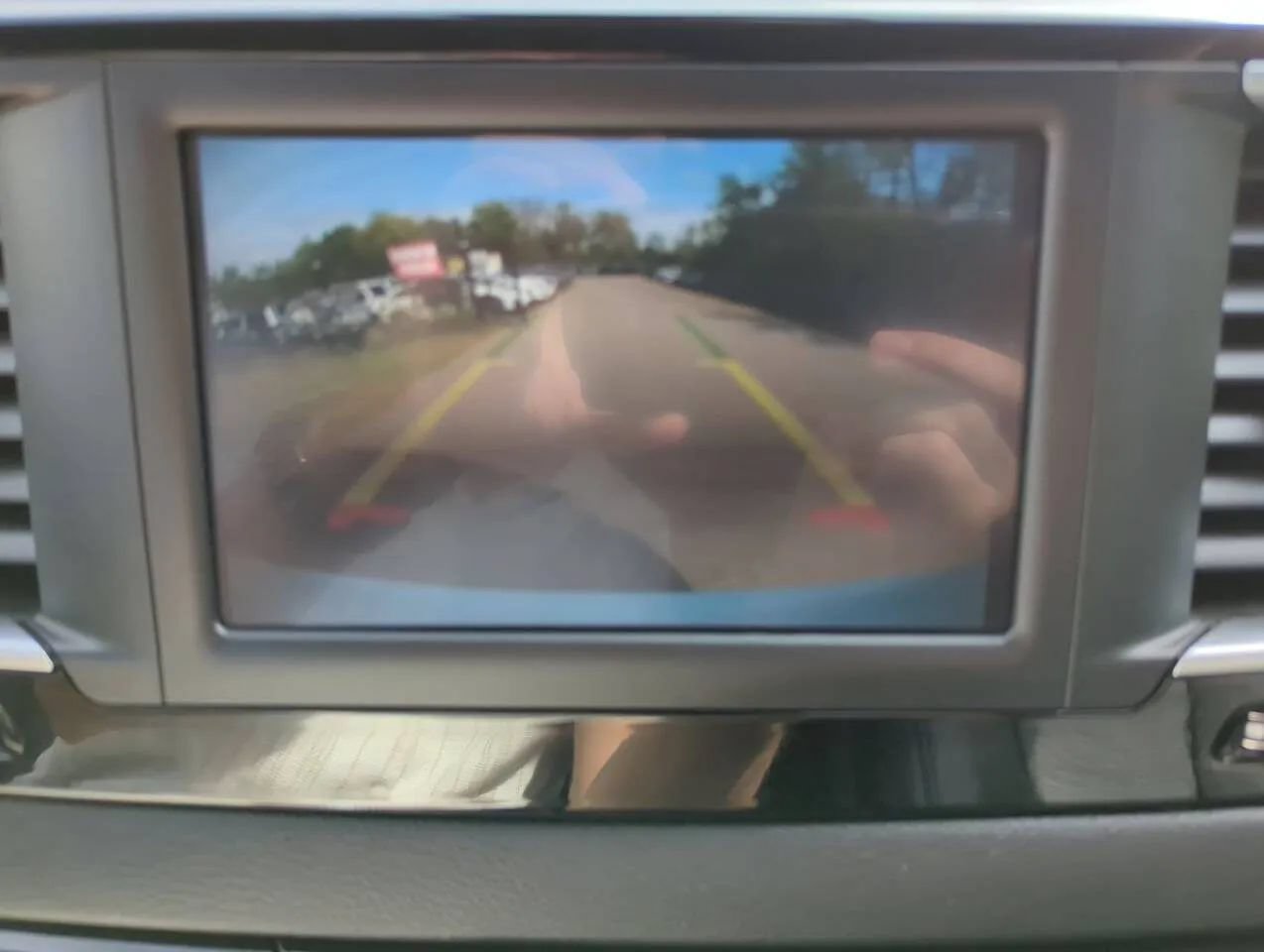 Used 2023 Chrysler Voyager LX FWD image 17