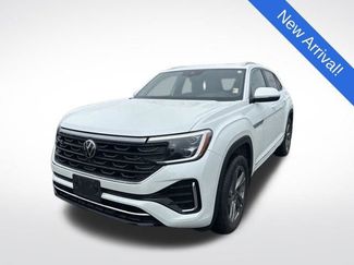 Used 2024 Volkswagen Atlas Cross Sport SEL R-Line video 3