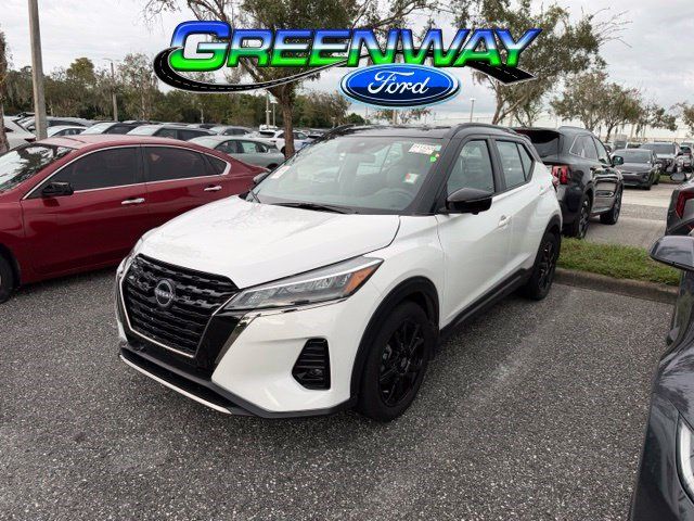 Used 2023 Nissan Kicks SR w/ SR Premium Package FWD image 1