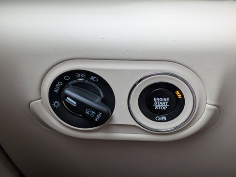 Used 2022 Maserati Levante GT image 26