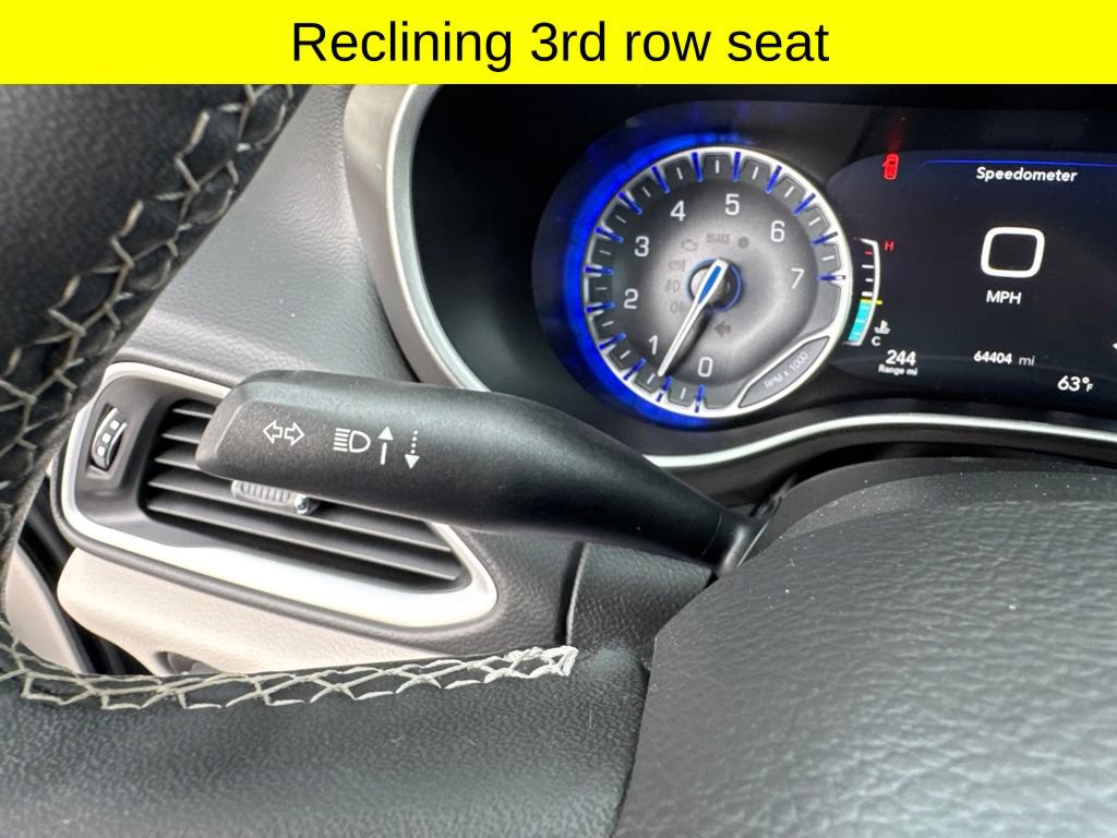 Used 2023 Chrysler Pacifica Touring-L FWD image 21