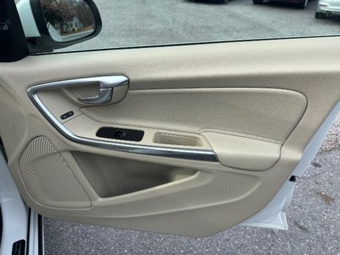 Used 2012 Volvo S60 T5 image 28