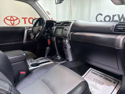 Used 2018 Toyota 4Runner SR5 Premium AWD/4WD image 10