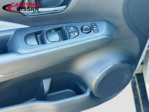 Used 2024 Nissan Kicks SR w/ SR Premium Package FWD image 19