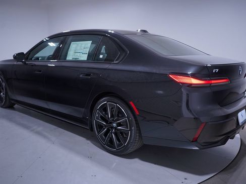 New 2026 BMW i7 xDrive60 AWD/4WD image 3