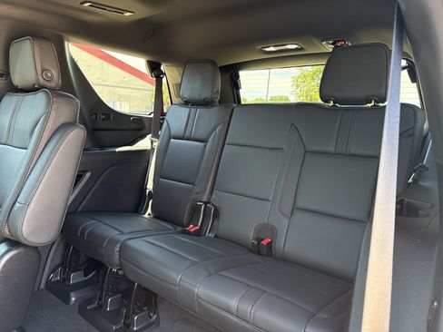 Used 2022 Chevrolet Tahoe RST w/ Luxury Package AWD/4WD image 14
