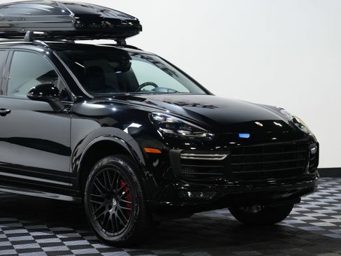 Used 2016 Porsche Cayenne GTS image 9