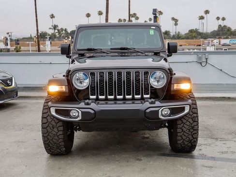 Used 2022 Jeep Gladiator Overland w/ Popular Equipment Package AWD/4WD image 3