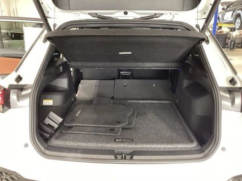 Used 2025 Volkswagen Tiguan SEL R-Line AWD/4WD image 17
