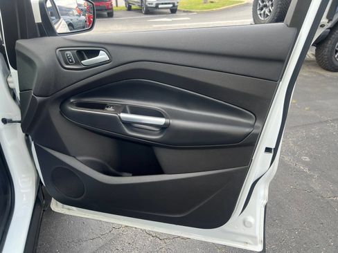 Used 2019 Ford Escape SE FWD image 49