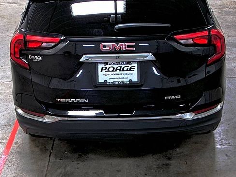 Used 2020 GMC Terrain SLT image 11