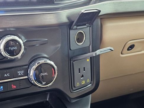 Used 2023 Ford F250 Lariat w/ Chrome Package image 21