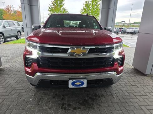 Used 2023 Chevrolet Silverado 1500 LT w/ Z71 Off-Road Package AWD/4WD image 7