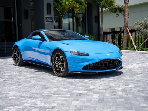 Used 2021 Aston Martin V8 Vantage Roadster RWD image 67