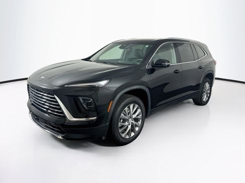 Used 2025 Buick Enclave Preferred FWD image 3