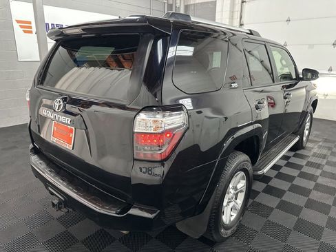 Used 2022 Toyota 4Runner SR5 Premium w/ Moonroof Package AWD/4WD image 9