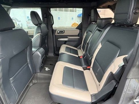 Used 2023 Ford Bronco Wildtrak image 15