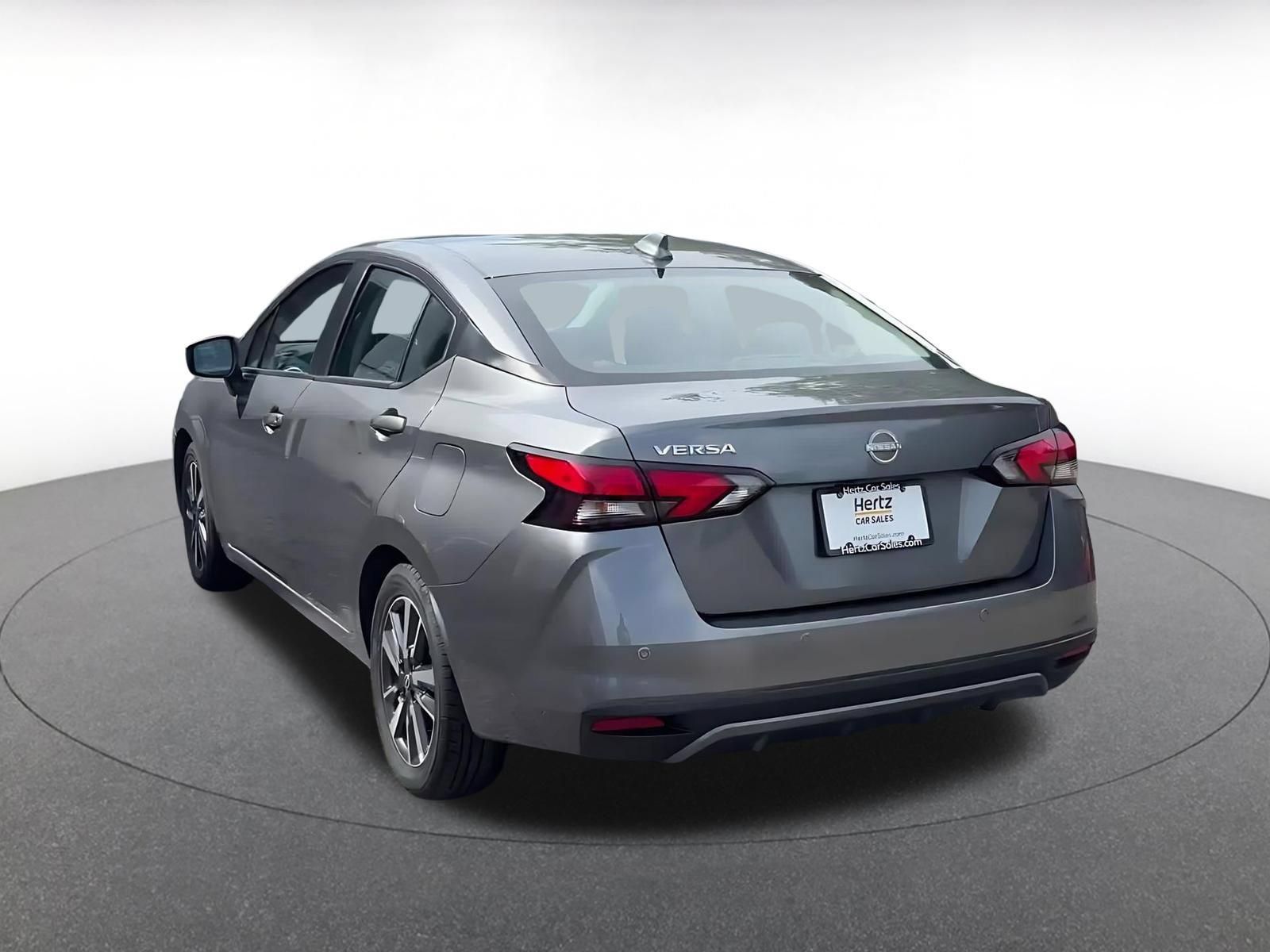Used 2025 Nissan Versa SV FWD image 9