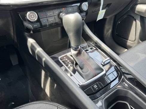 Used 2022 Jeep Compass Trailhawk w/ Trailhawk Convenience Group AWD/4WD image 21