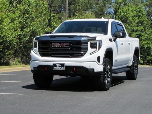 Used 2023 GMC Sierra 1500 AT4 w/ Technology Package image 10