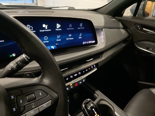 Certified 2025 Cadillac XT4 Premium Luxury w/ Cold Weather Package FWD image 19