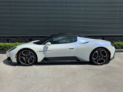 Used 2023 Maserati MC20 Coupe RWD image 2