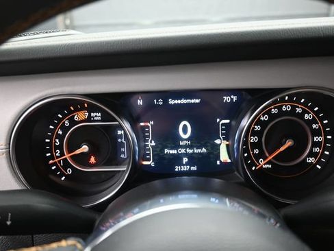 Used 2023 Jeep Wrangler Unlimited Sahara AWD/4WD image 5