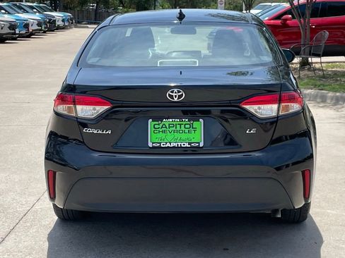 Used 2025 Toyota Corolla LE FWD image 4