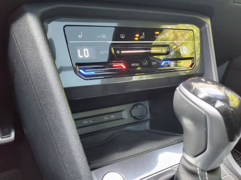 Used 2023 Volkswagen Tiguan SE R-Line FWD image 29