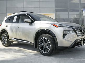 Used 2025 Nissan Rogue Platinum w/ Platinum Premium Package video 2