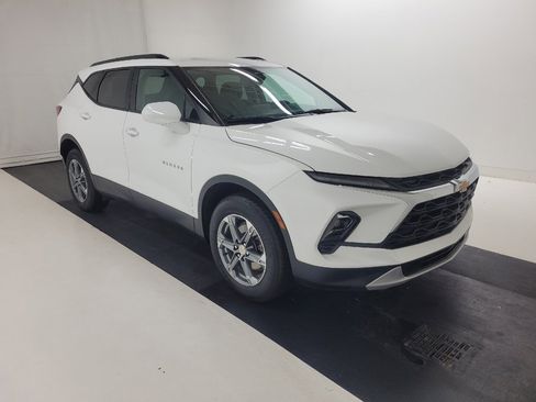 Used 2024 Chevrolet Blazer LT w/ Convenience Package FWD image 13