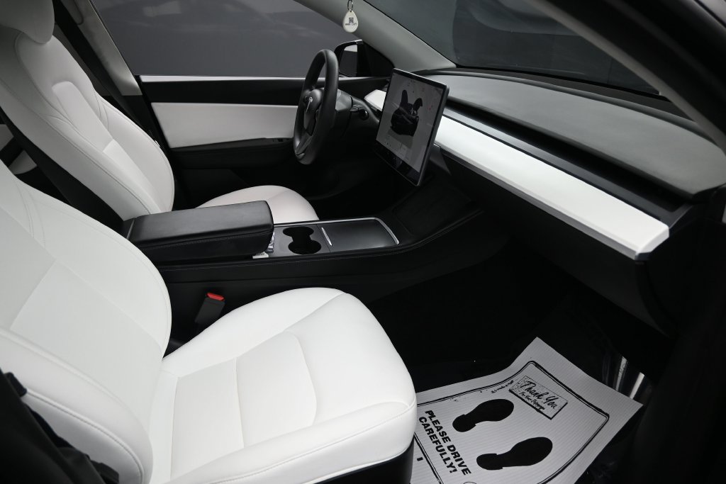 Used 2022 Tesla Model Y Performance AWD/4WD image 29