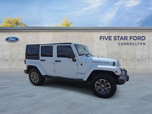 Used 2017 Jeep Wrangler Unlimited Rubicon w/ Connectivity Group image 2