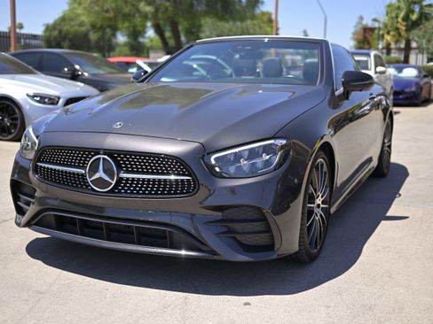 Used 2023 Mercedes-Benz E 450 Cabriolet image 2