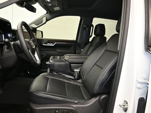 Certified 2025 GMC Sierra 1500 Elevation image 13