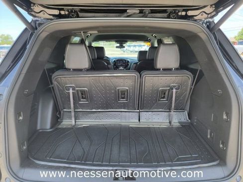 Used 2023 Chevrolet Traverse LT w/ LPO, Floor Liner Package FWD image 14